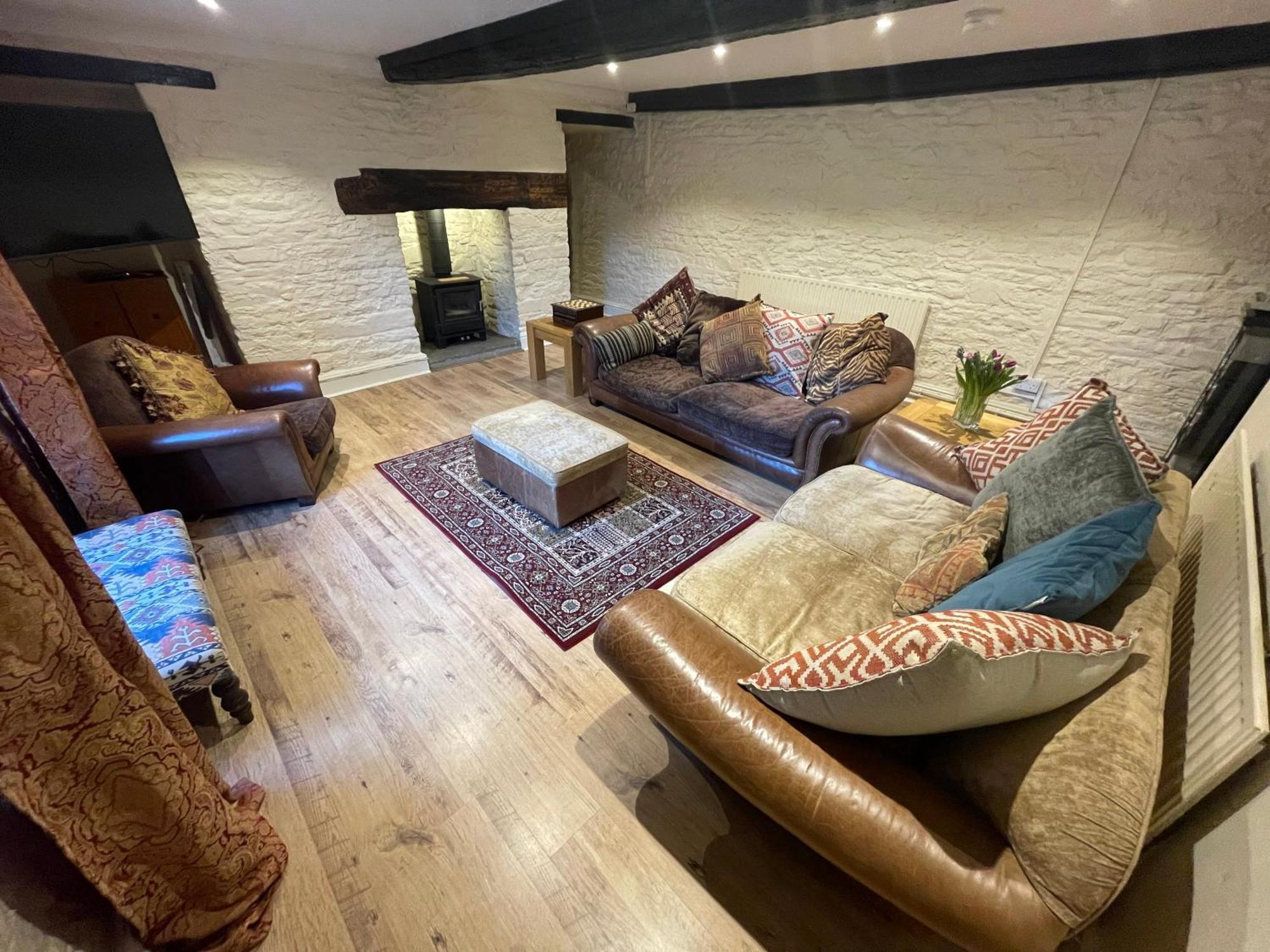 Large Historic Farmhouse In Rhondda Valley Perfect For Groups With Hot Tub Blaencwm Exterior foto