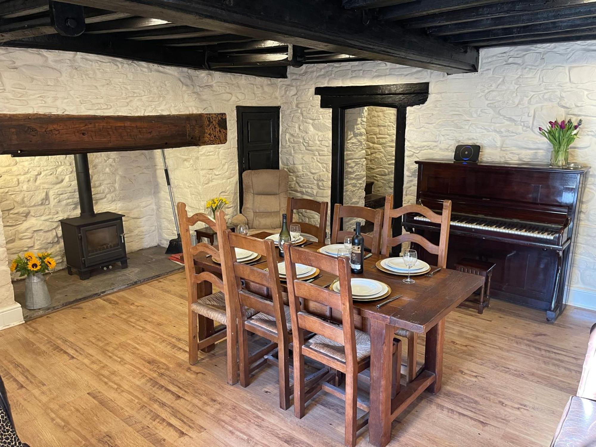 Large Historic Farmhouse In Rhondda Valley Perfect For Groups With Hot Tub Blaencwm Exterior foto